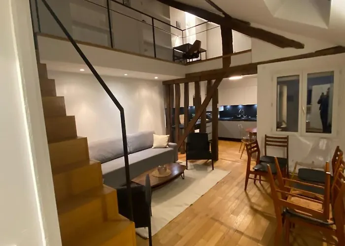 Duplex Chateau De - 30 Min De Paris Apartamento
